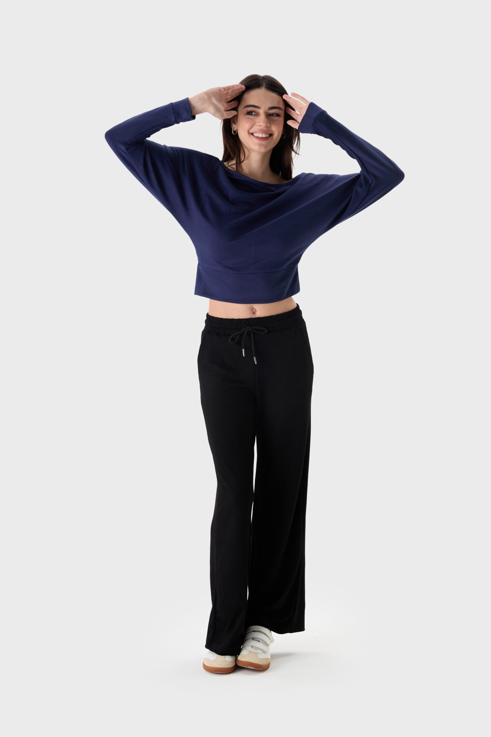 Relaxed Cropped Sweatshirt & Wide-Leg Pant Set image 1